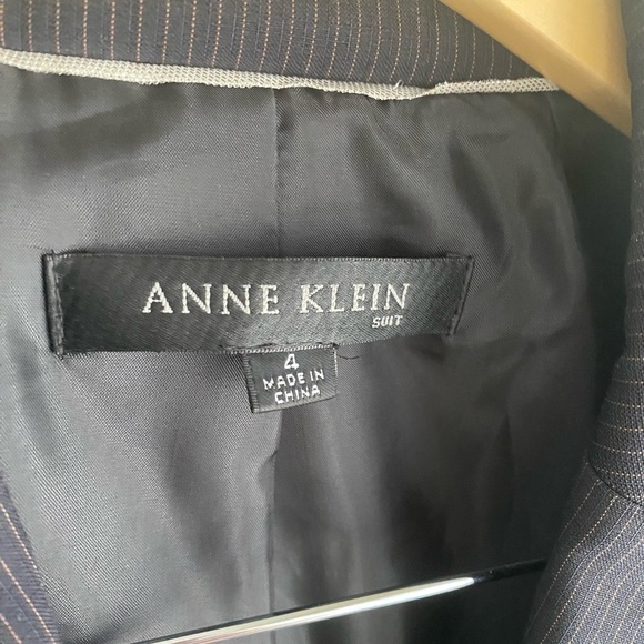 Anne Klein Black Pinstripe Tailored Blazer Professional Suit Jacket Size 4 Women - Picture 3 of 6